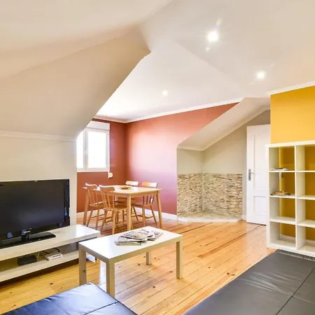 Amazing 3bdr W/lisbon View In Santos Daire Lisboa