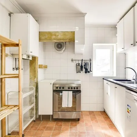 Amazing 3bdr W/lisbon View In Santos Lisboa